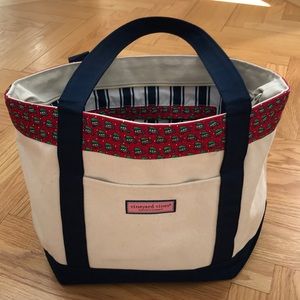 Vineyard Vines tote with Christmas